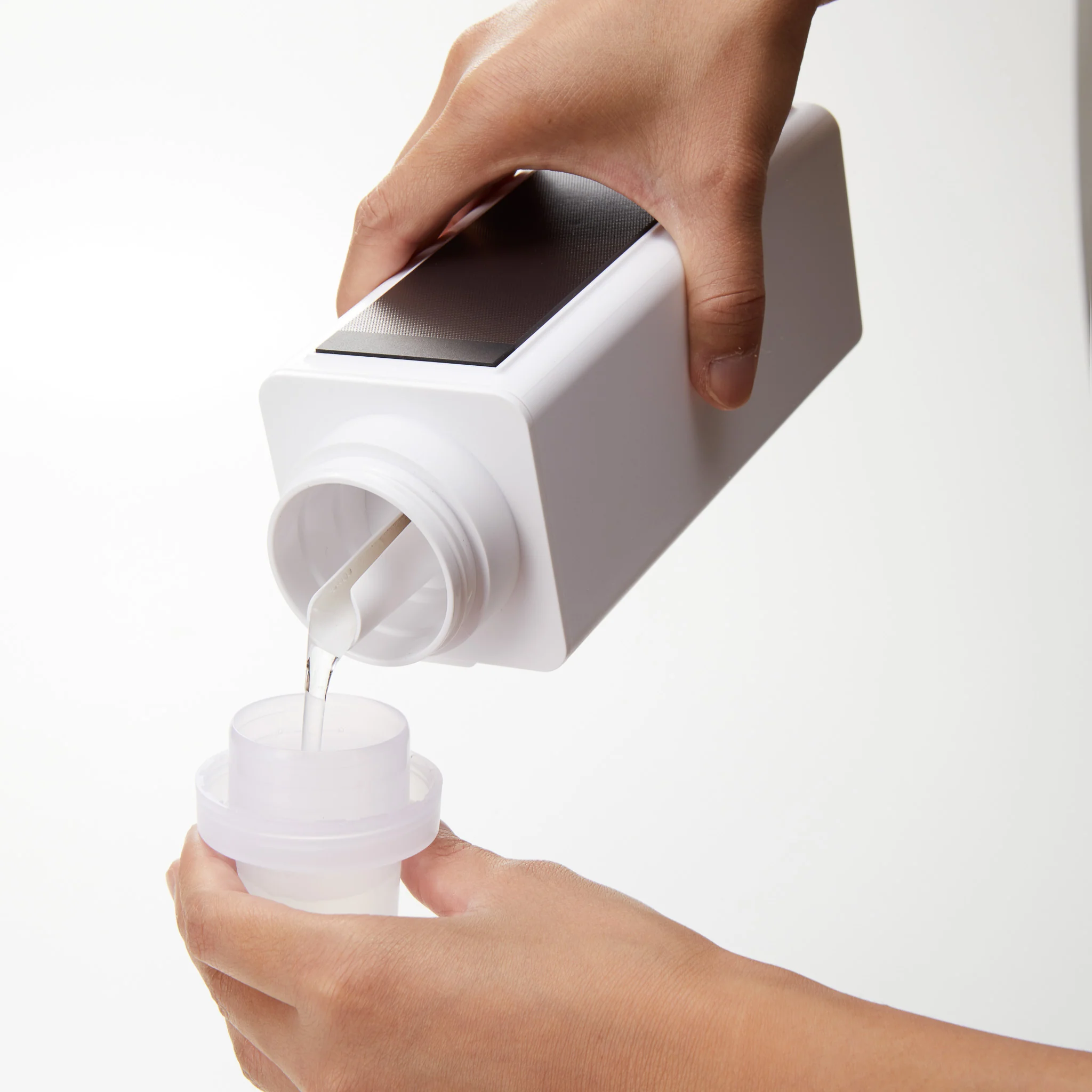Magnetic Laundry Bottle - Image 7