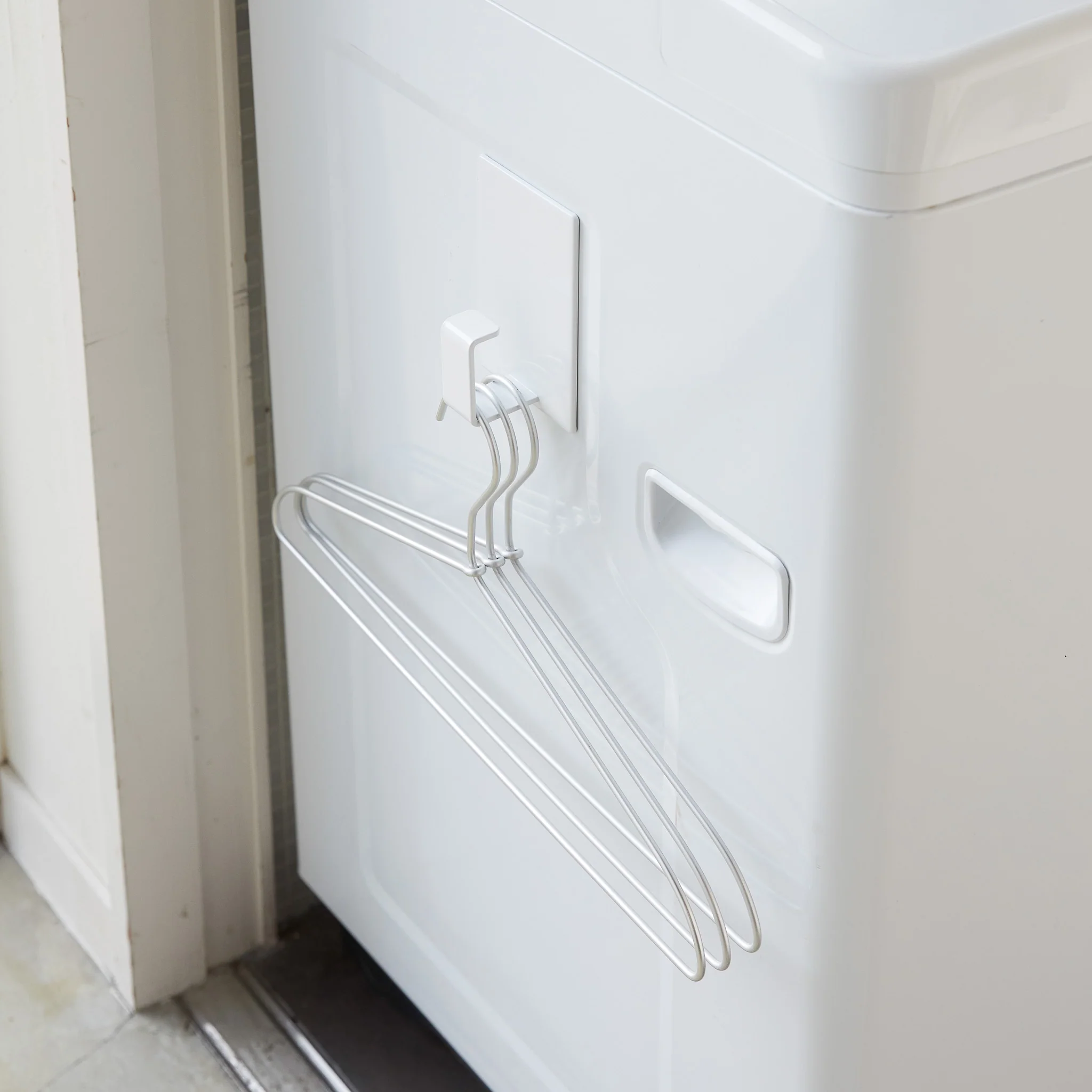 Magnetic Laundry Basket Hook - Image 11