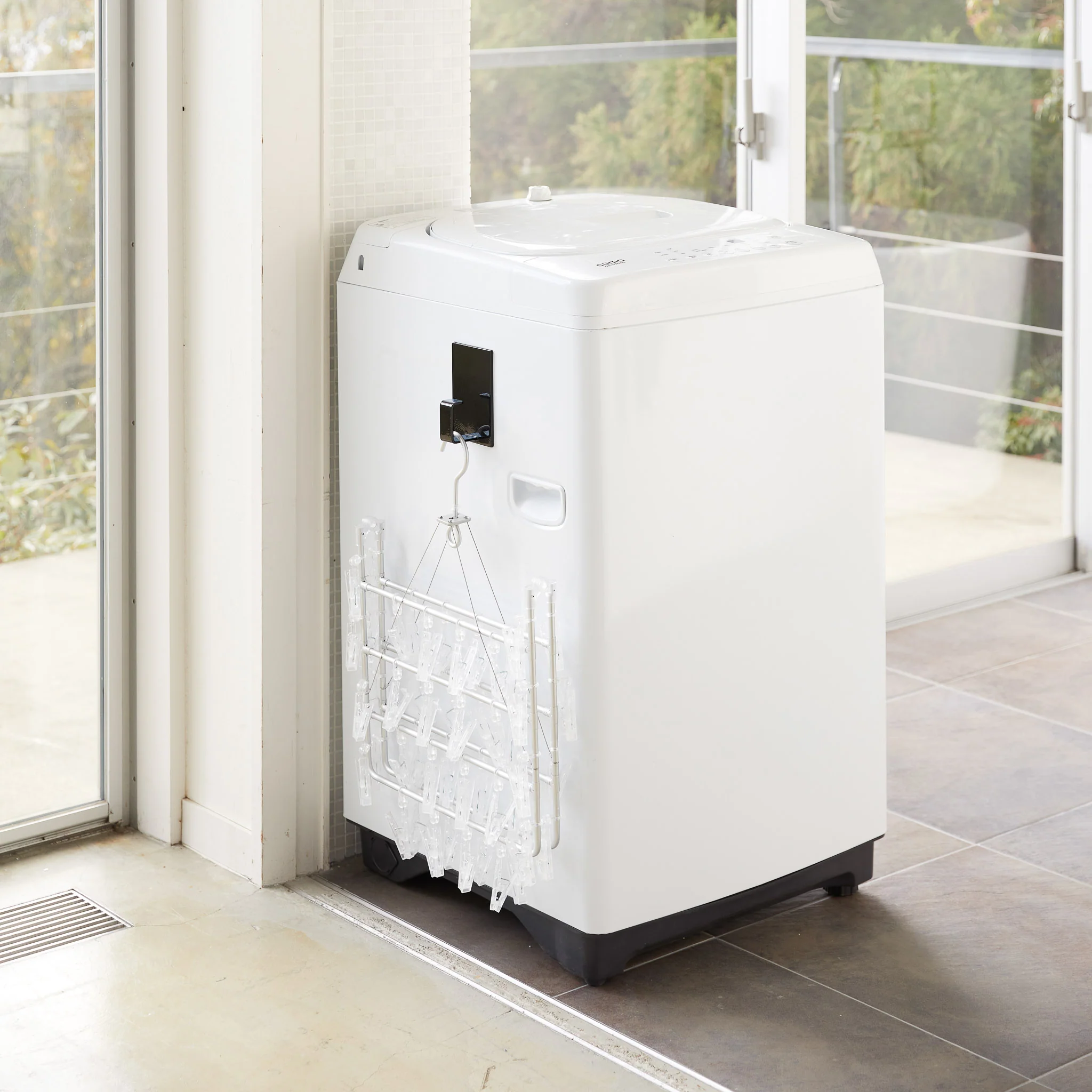 Magnetic Laundry Basket Hook - Image 3