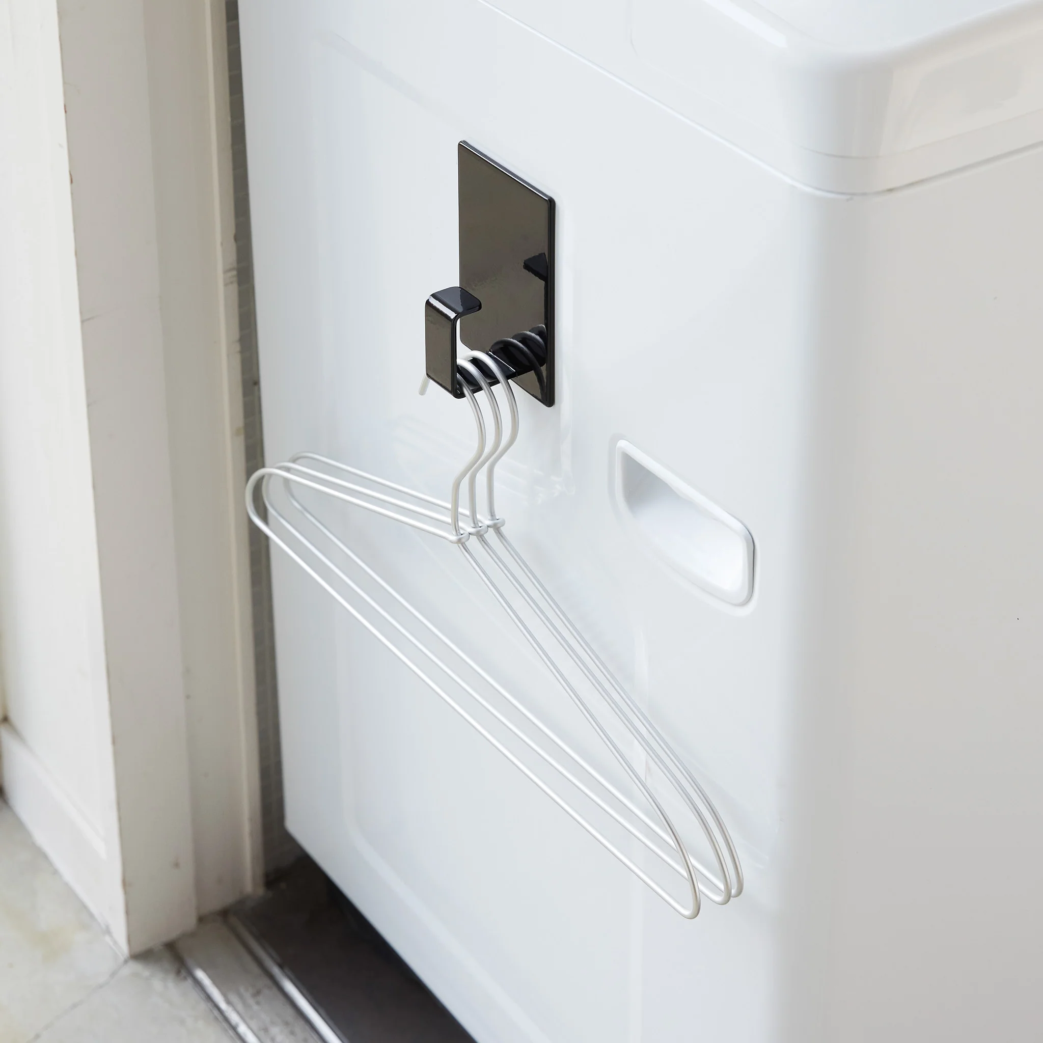 Magnetic Laundry Basket Hook - Image 4