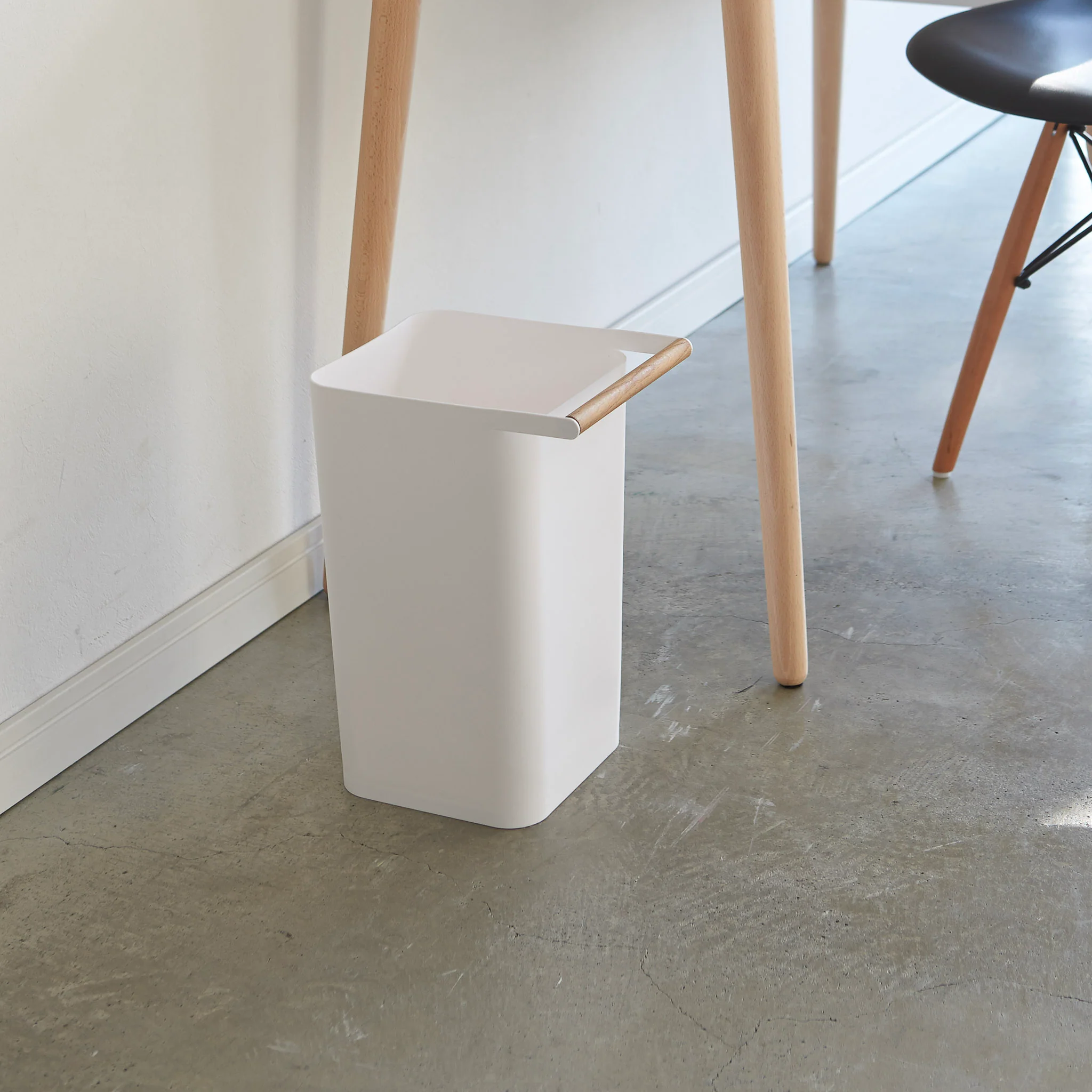 Trash Can - Image 3