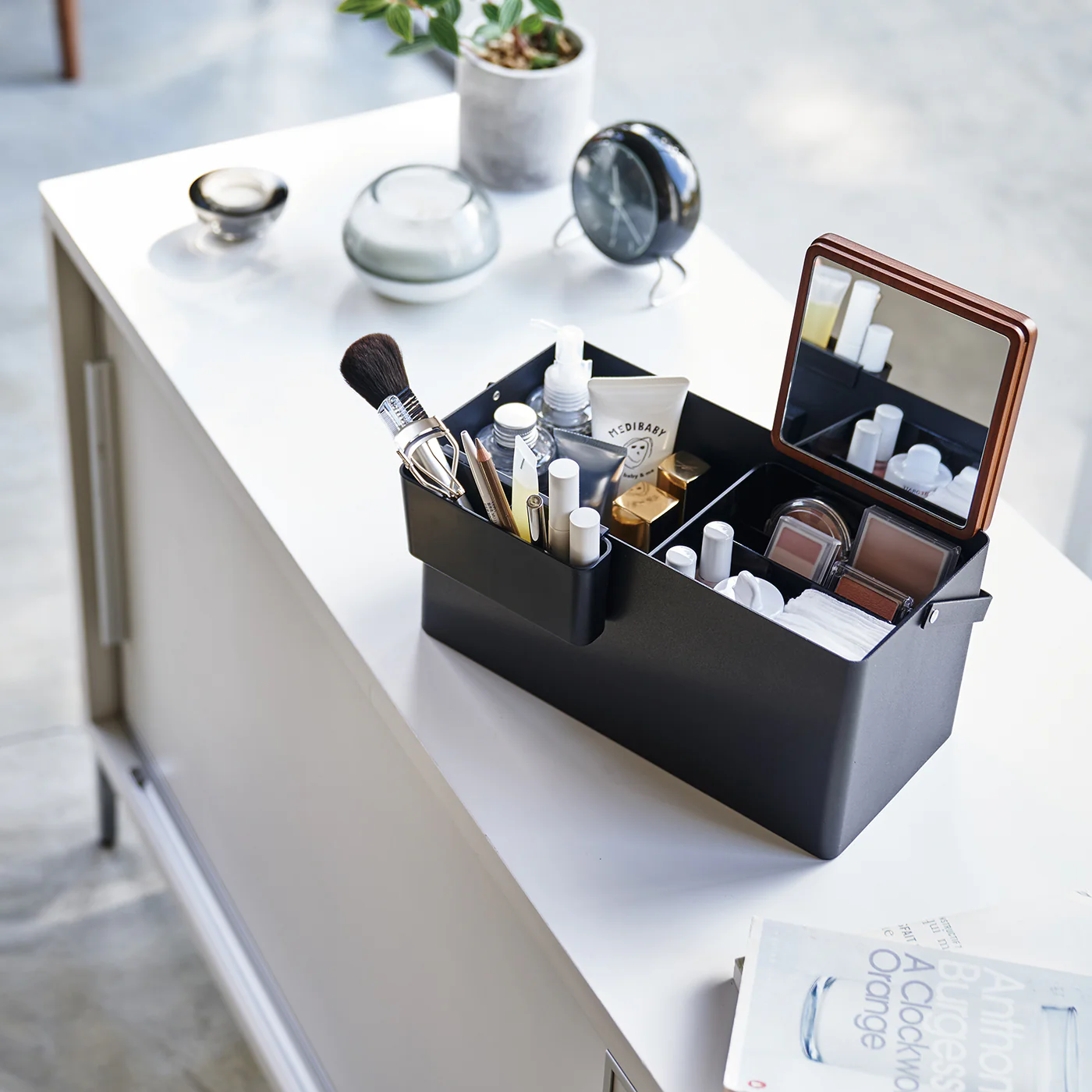 Makeup Box - Image 10