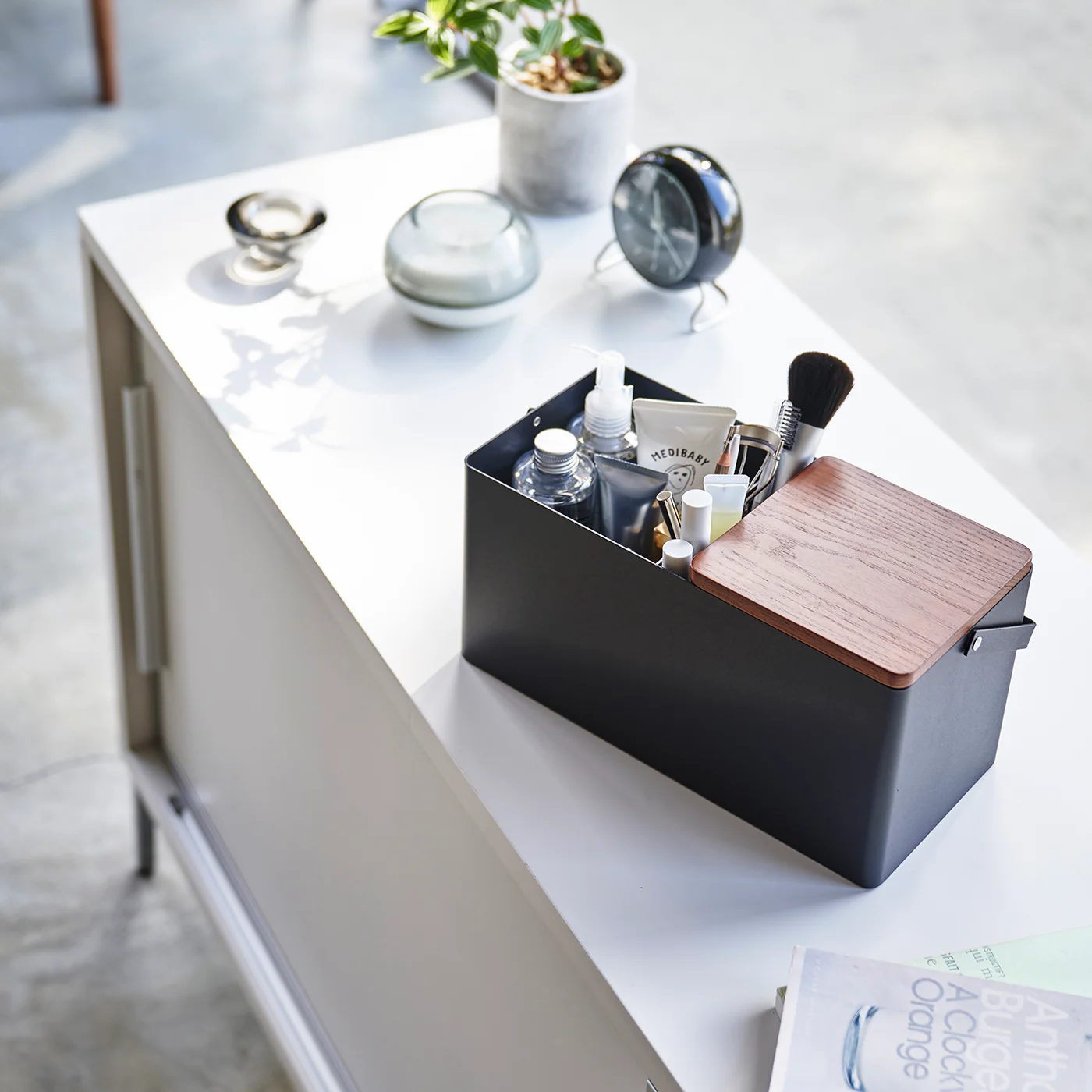 Makeup Box - Image 9