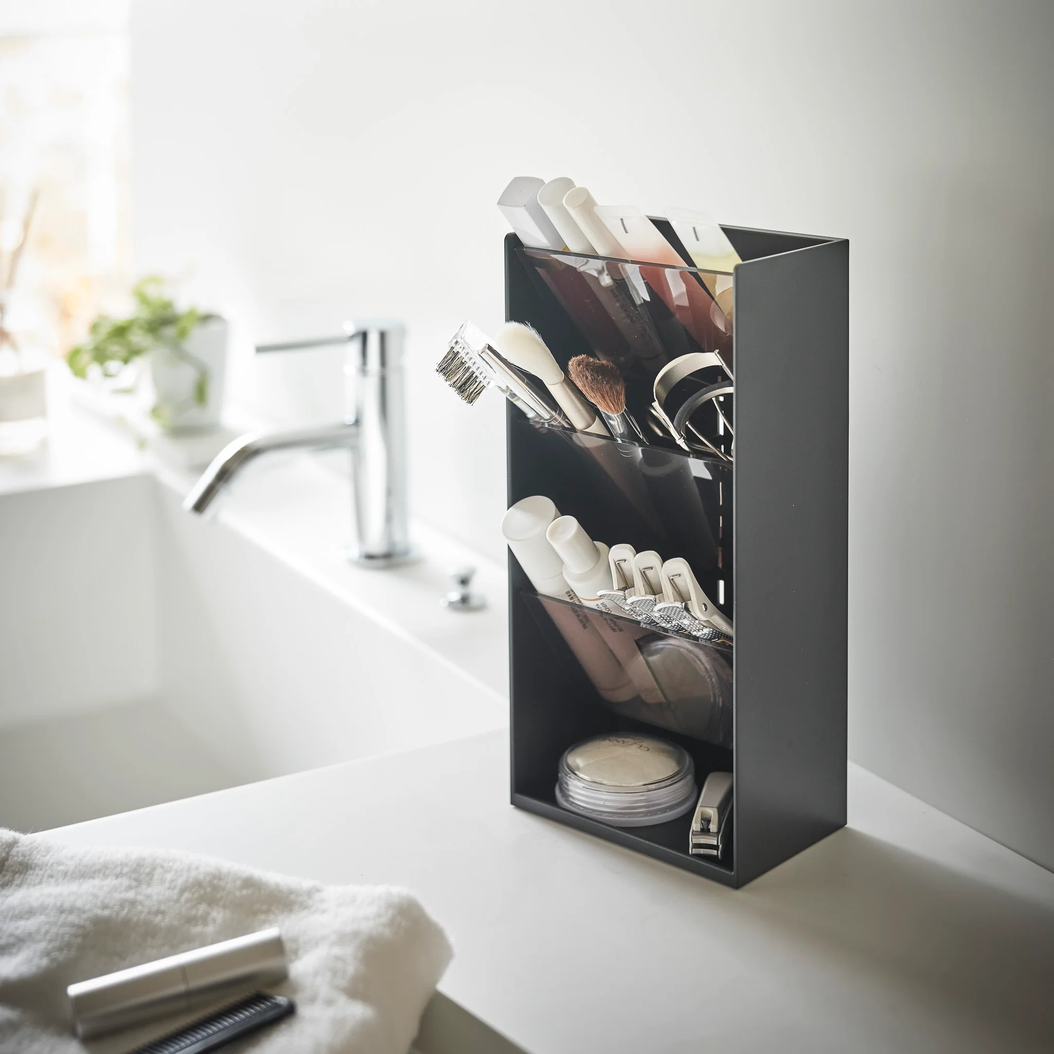 Makeup Storage Case - Image 12