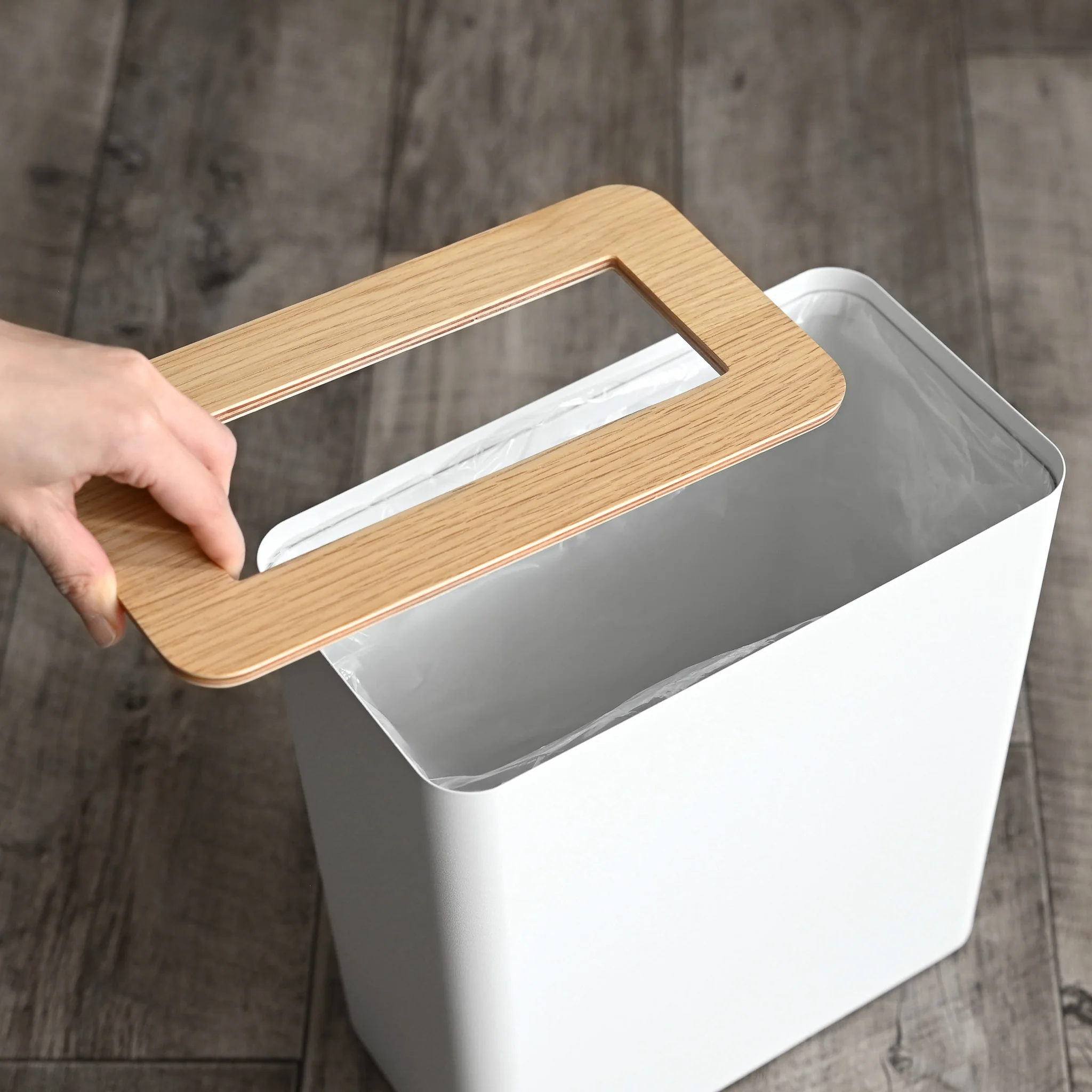 Trash Can - Image 5