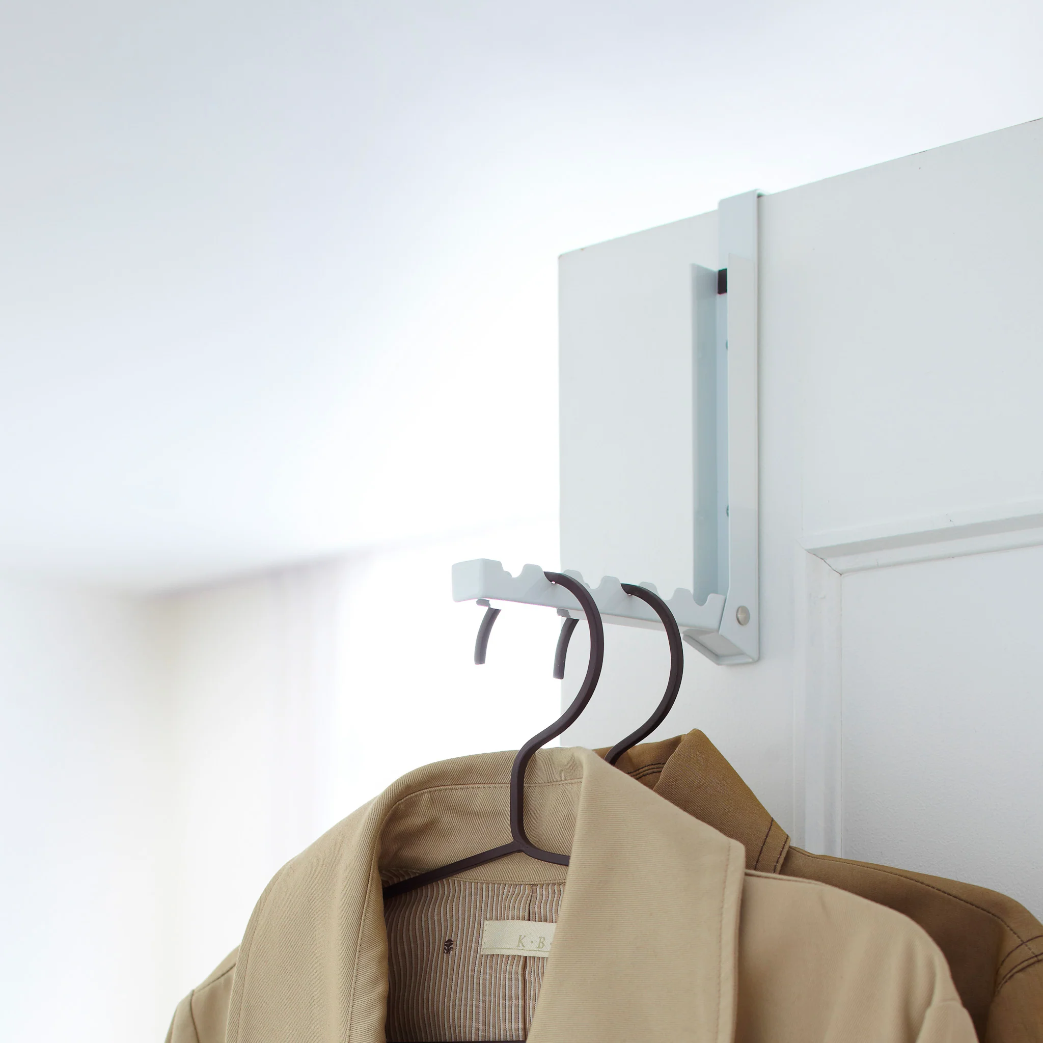 Foldable Over-The-Door Hanger - Image 8