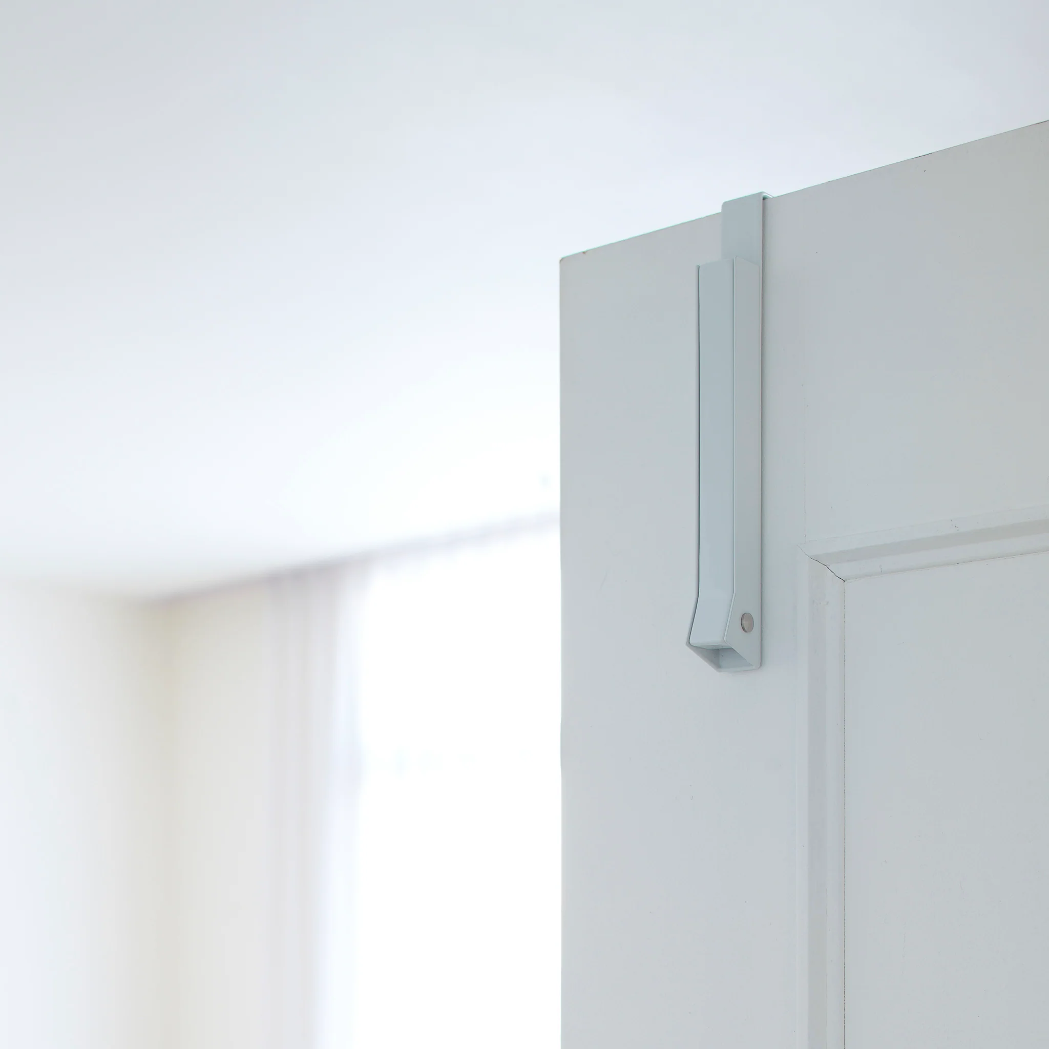 Foldable Over-The-Door Hanger - Image 9