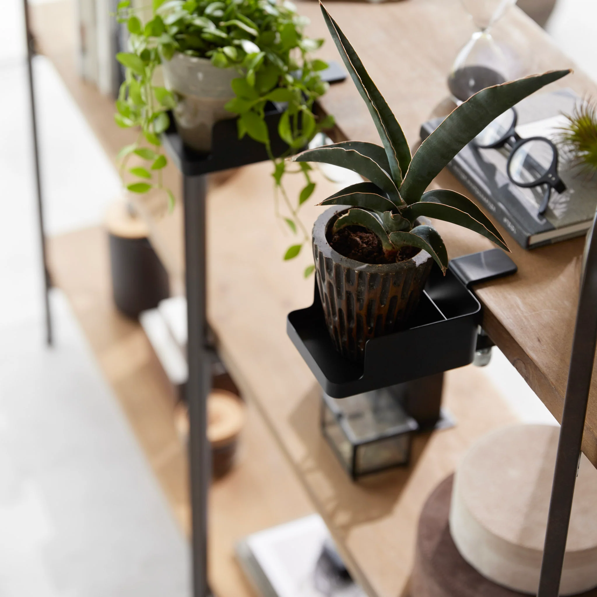 Tableside Smartphone & Cup Holder - Image 19