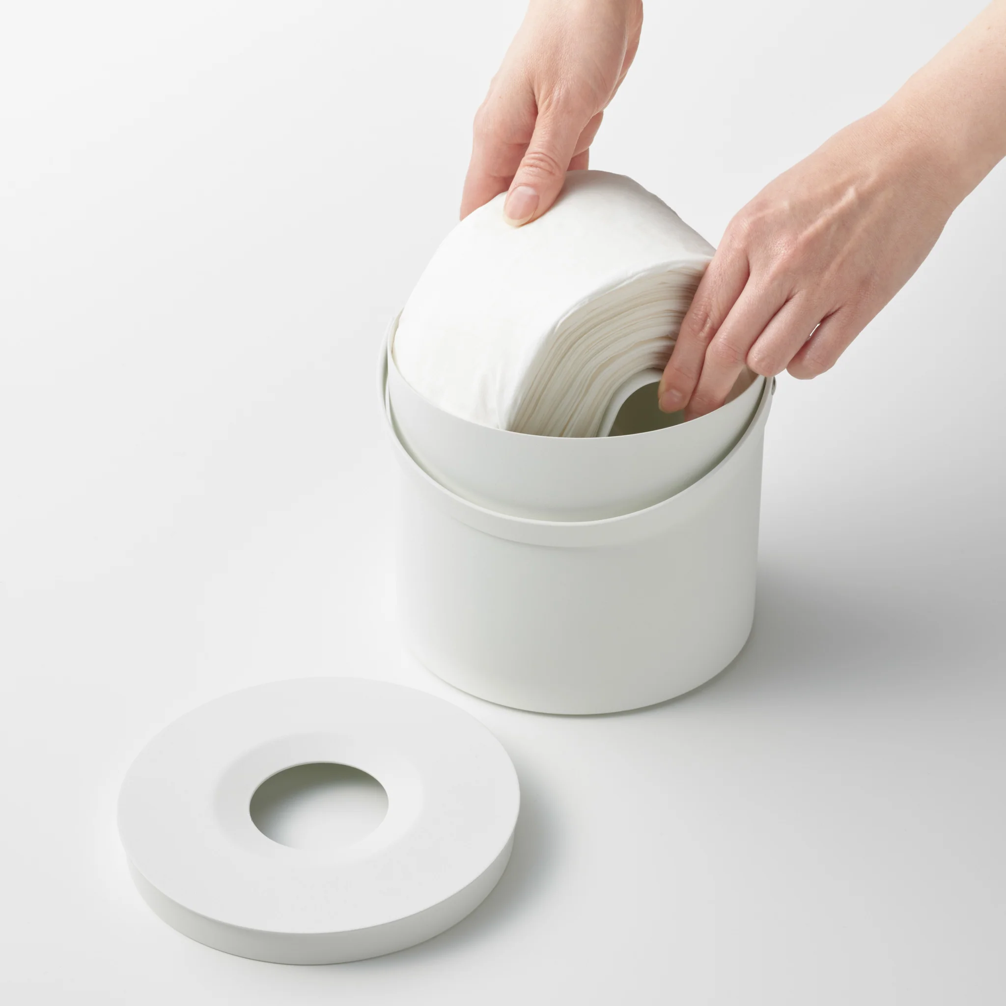 Tissue Case Round with Handle - Image 10