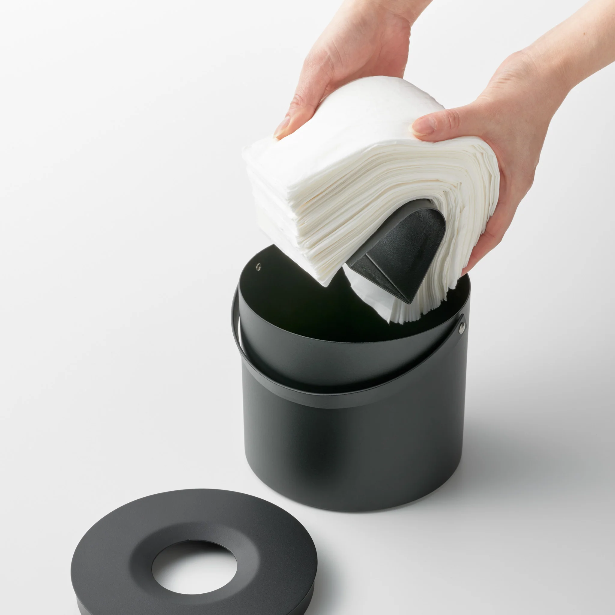 Tissue Case Round with Handle - Image 19