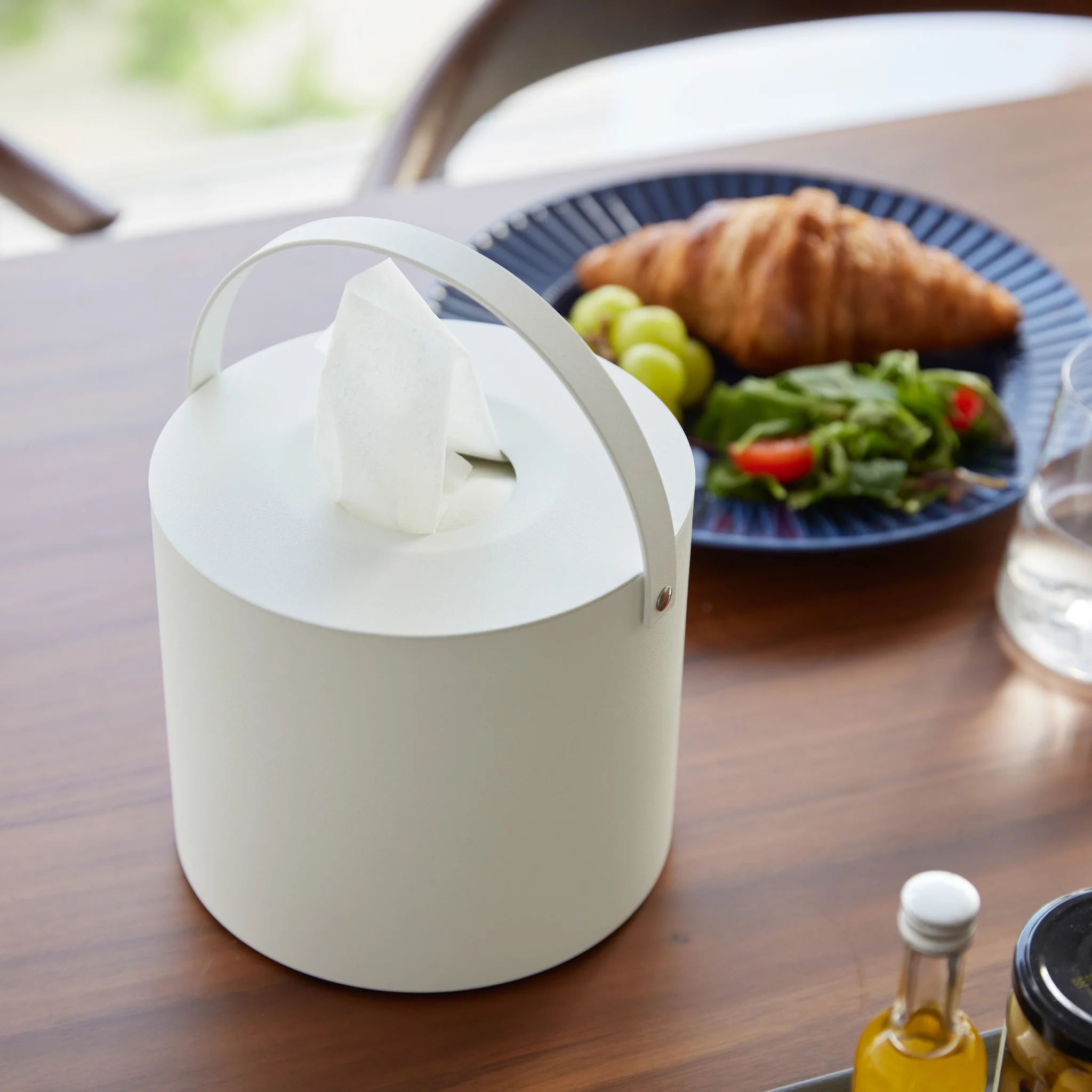Tissue Case Round with Handle - Image 3