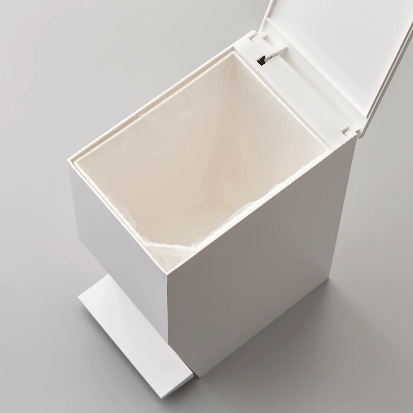 Step-on Sanitary Trash Can - Image 5