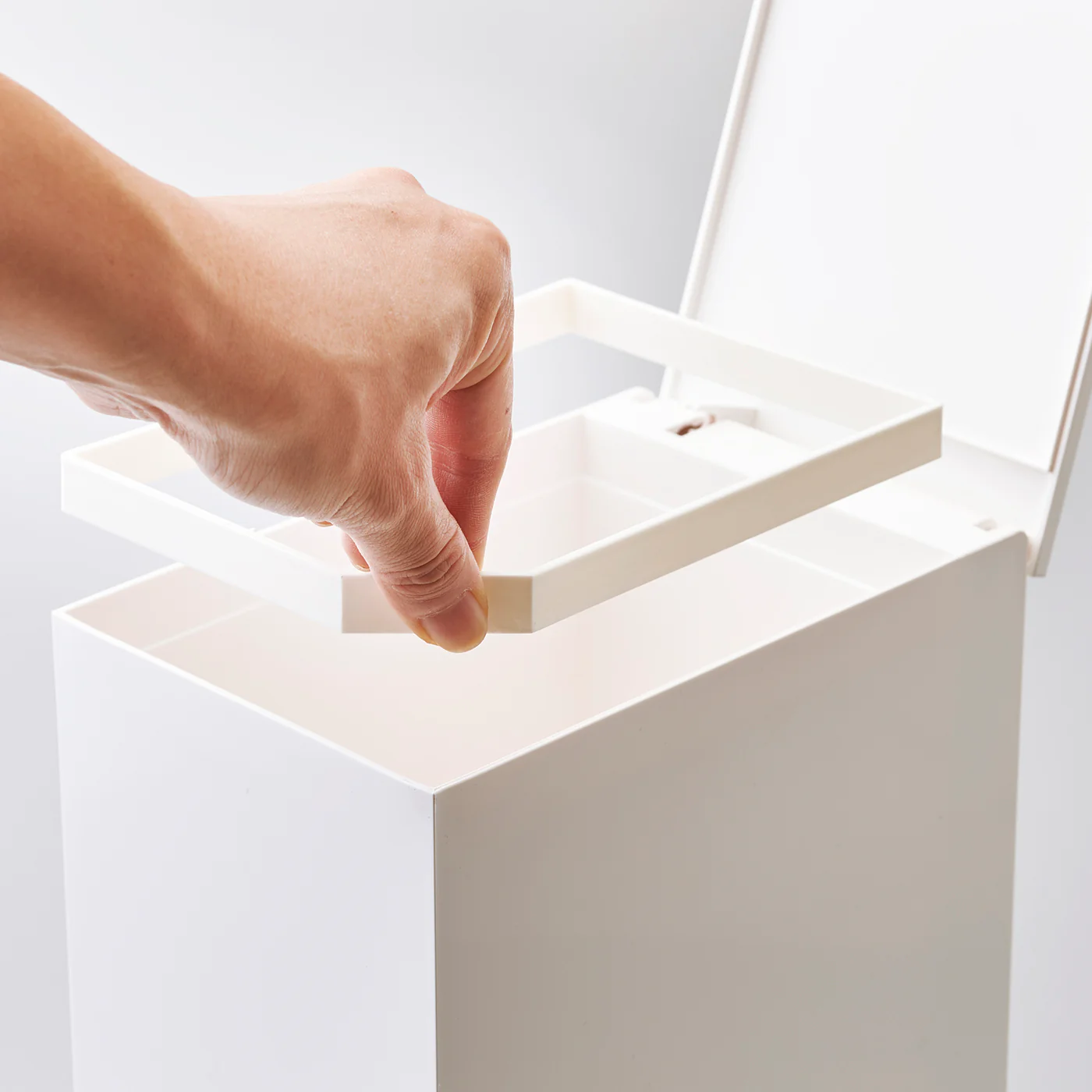 Step-on Sanitary Trash Can - Image 6