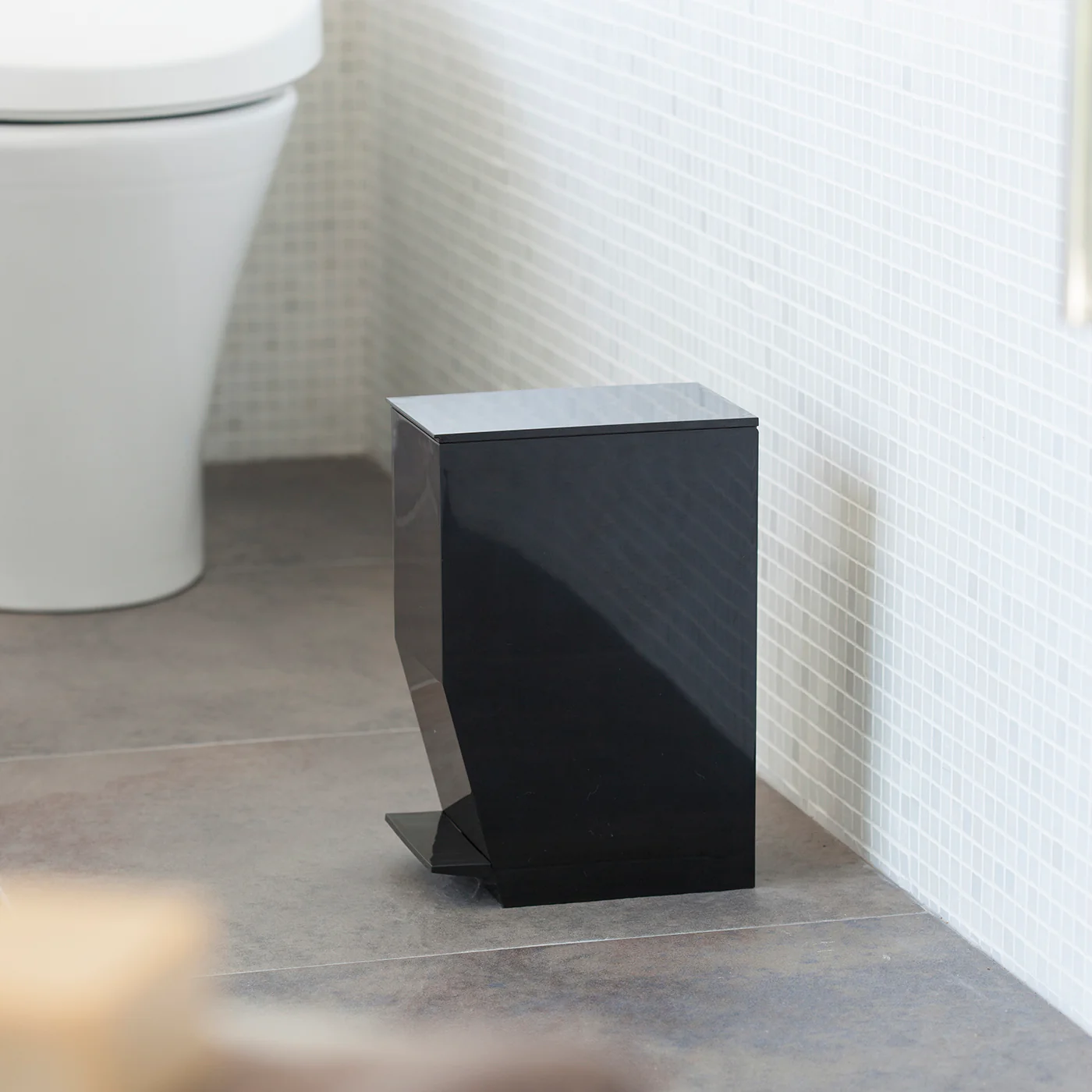 Step-on Sanitary Trash Can - Image 8