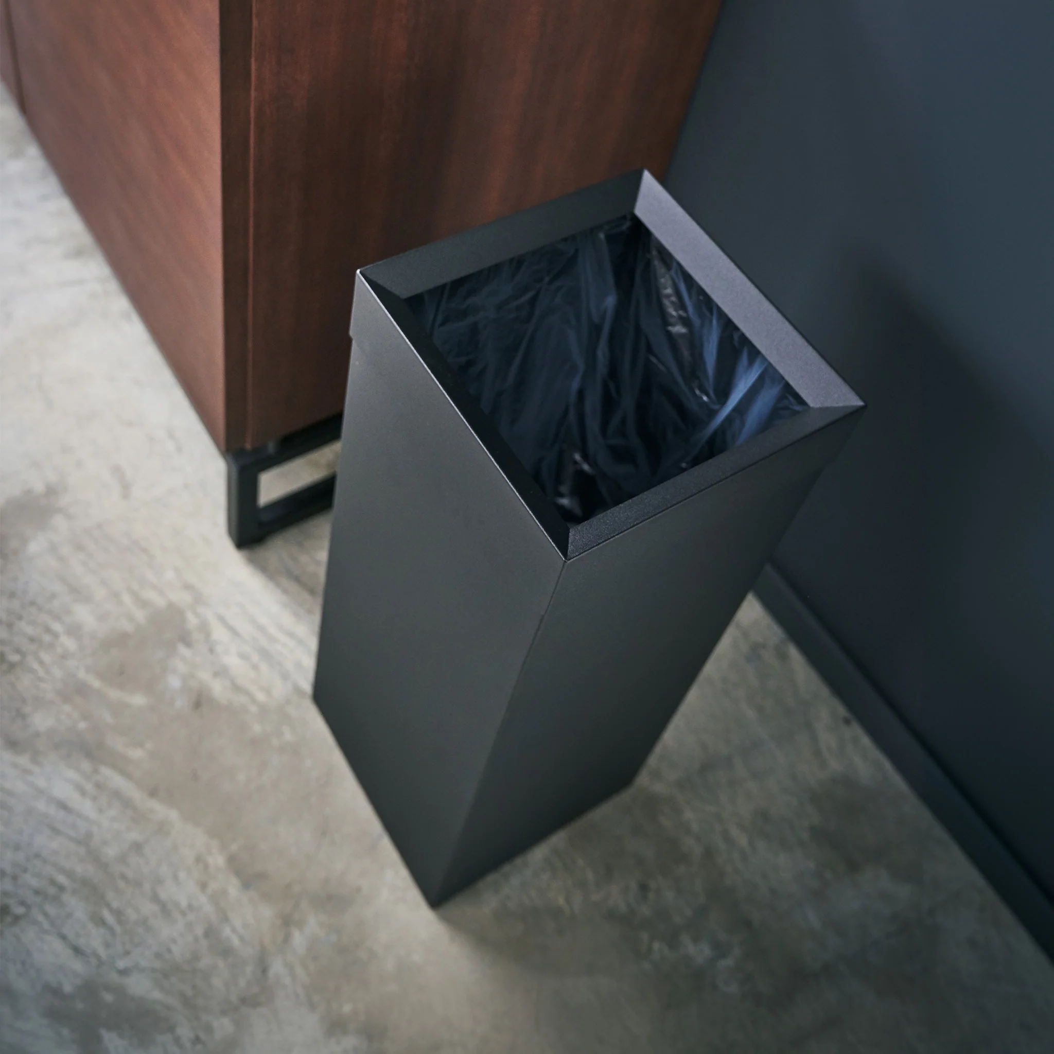 Tall Trash Can - Image 12