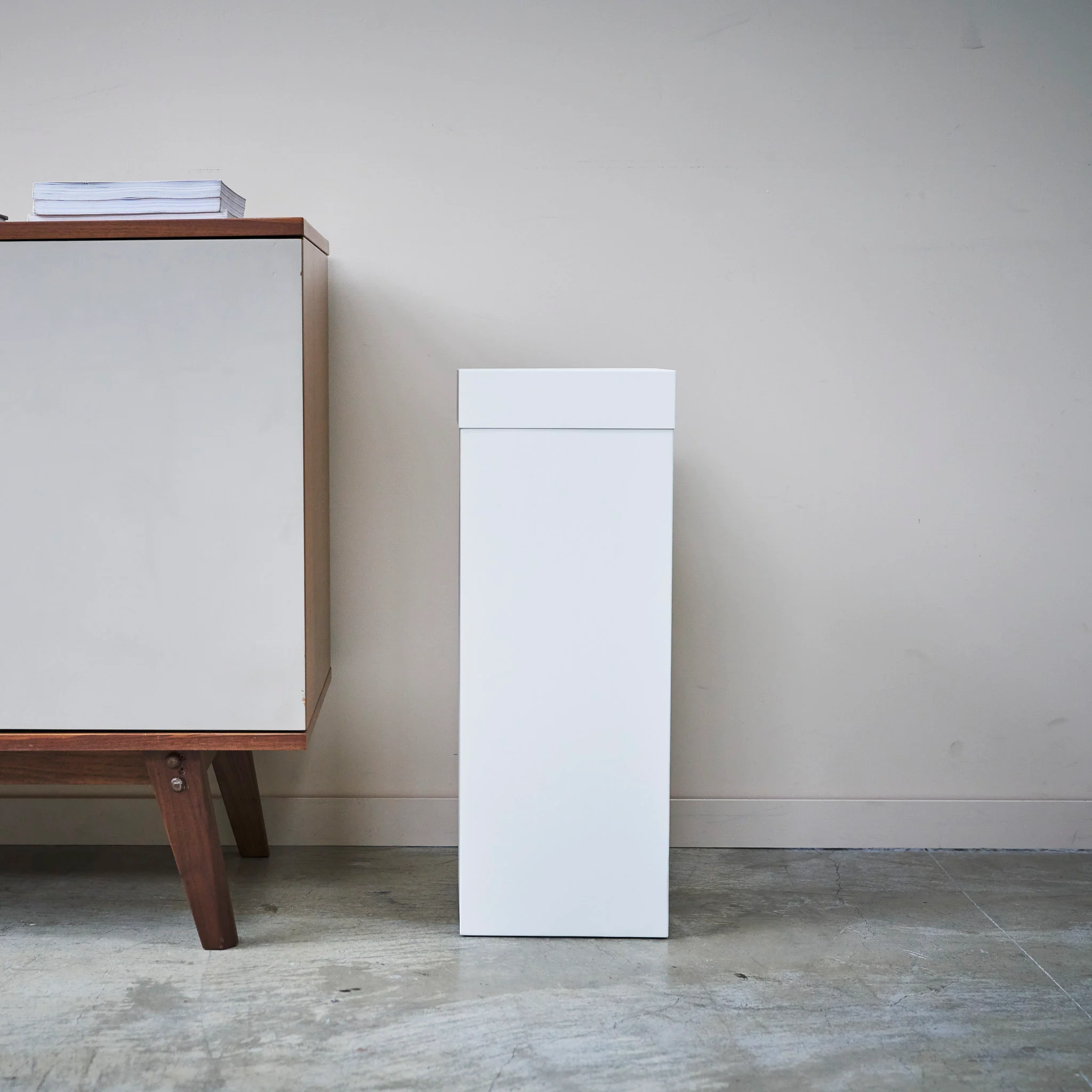 Tall Trash Can - Image 4