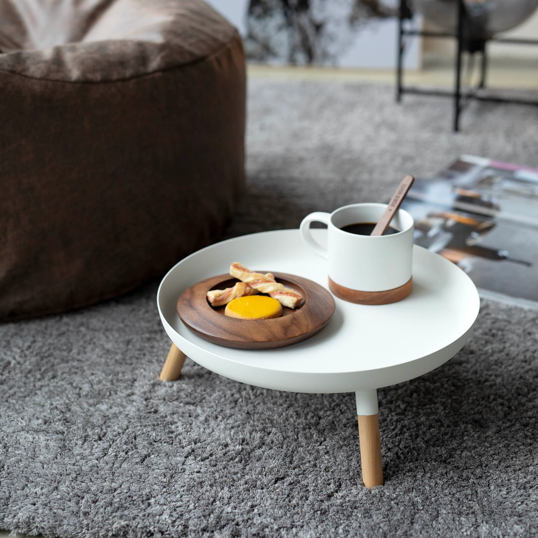 Tray with Legs - Image 4
